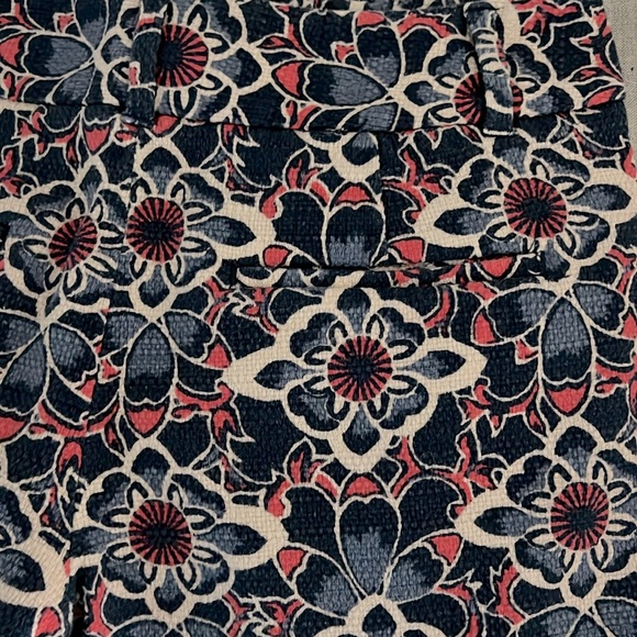 Ann Taylor Loft the Riviera Floral Patterned Shorts - Picture 7 of 7